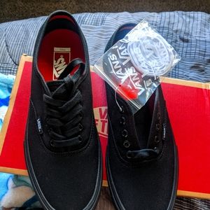 Authentic pros black/black